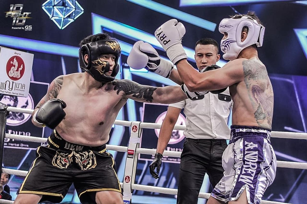 ดิว-แอนดรูว์ ขอบคุณภาพจากเพจ 10Fight10