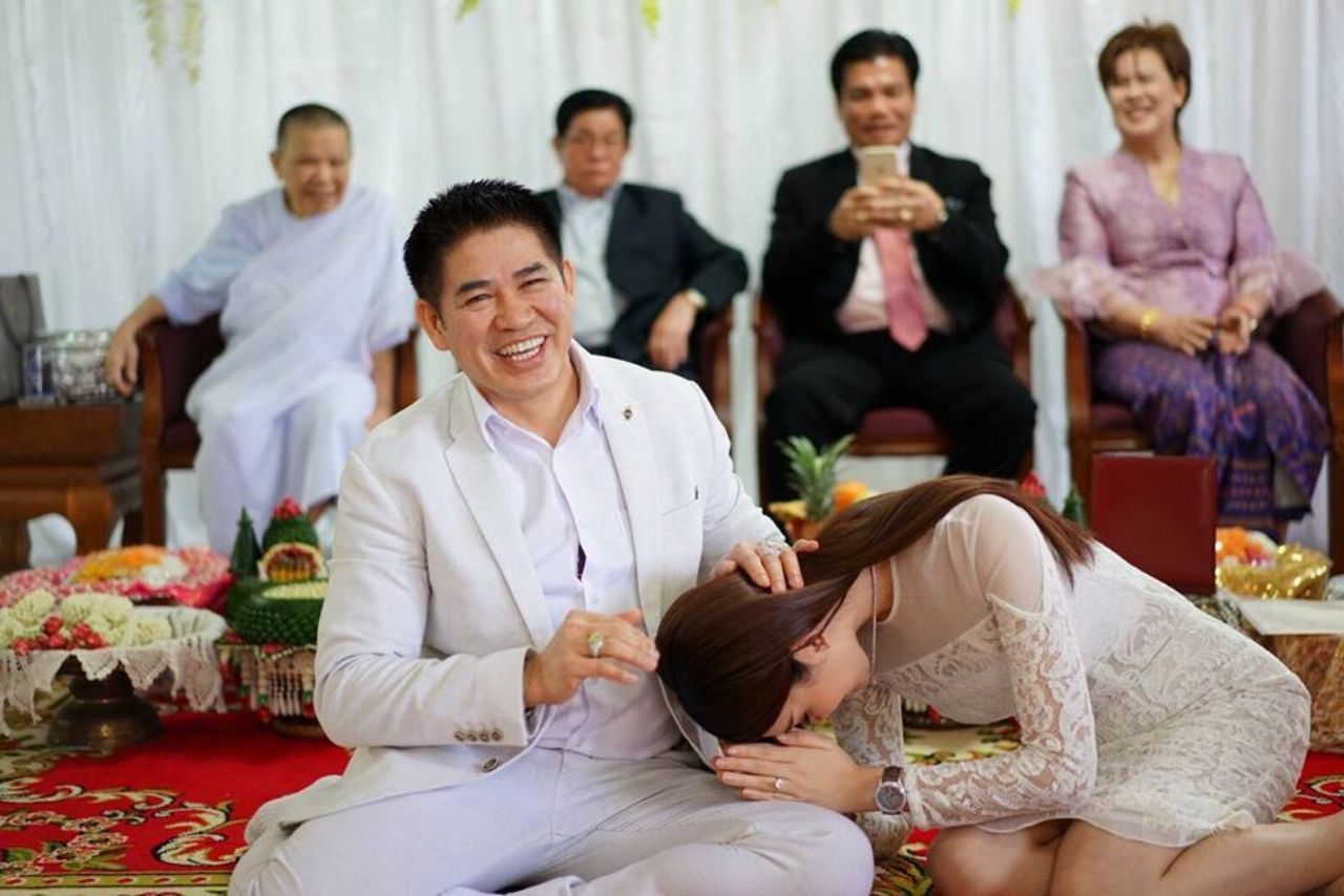 พิธีหมั้นหมาย ขอบคุณภาพจาก สายด่วน.คนพะเยา