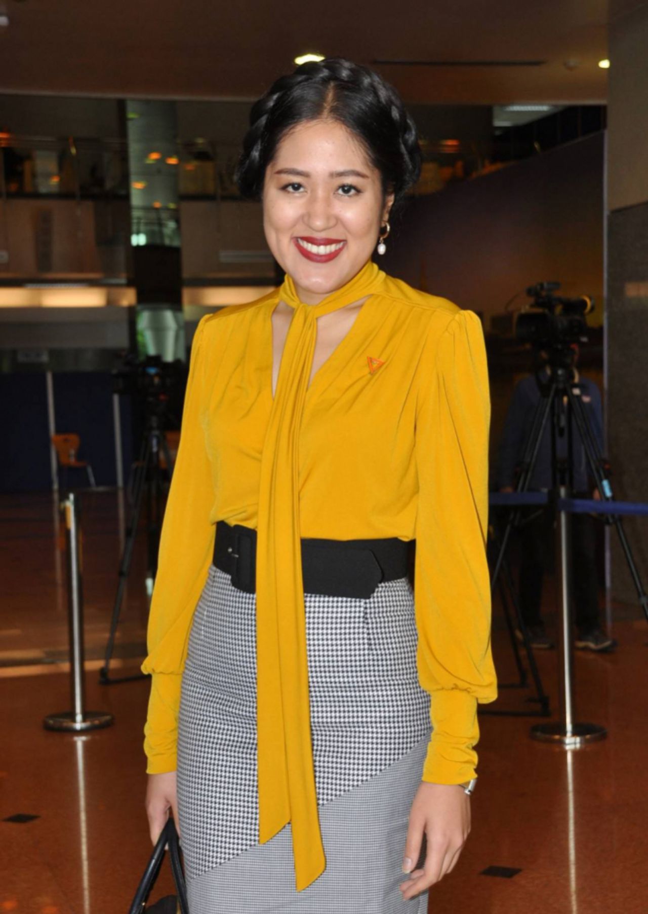 ชุดสีเหลืองของน้องช่อ 