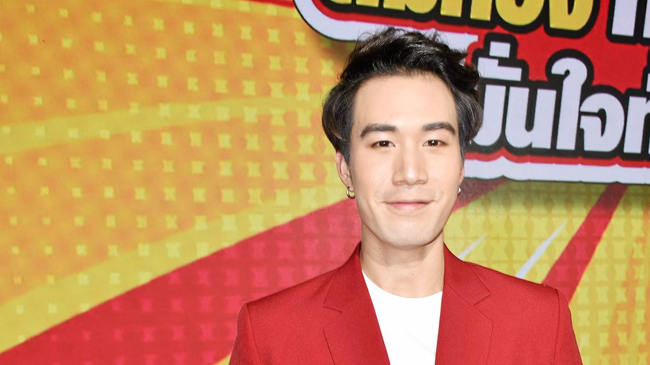 คล้ายๆกรณีของ ซัน–ประชากร ที่ประกาศจุดยืนว่า จะไม่ตัดสัมพันธ์ฉันท์เพื่อนกับเน็ตไอดอลสาว ครูบลู เพราะสงสารที่ตอนนี้เจอทั้งข่าวมือที่สาม แถมด้วยคดีเพจโป๊อีก 2 เด้งเลย.