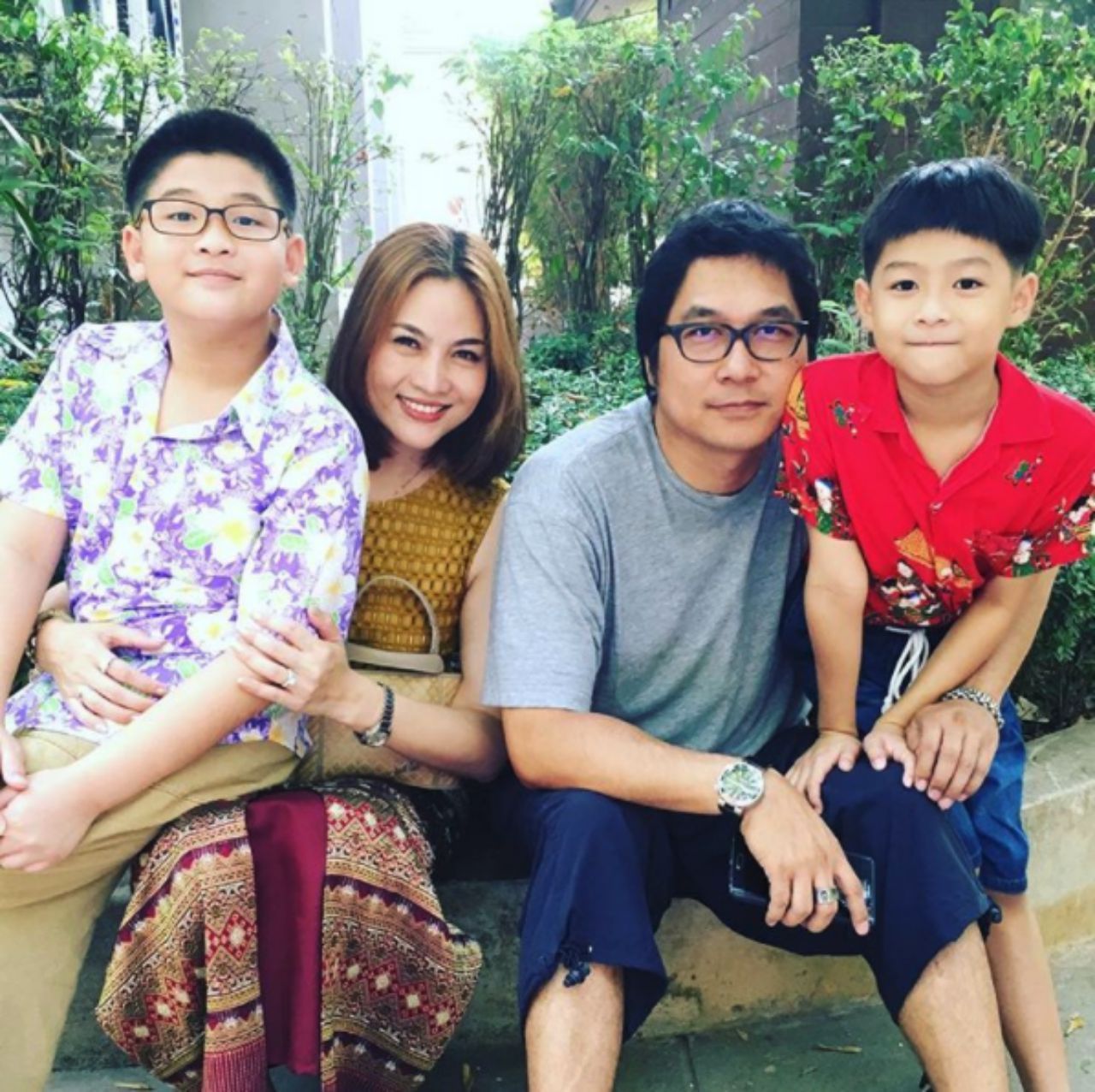 อรอนงค์กับอดีตสามีและลูกๆ ขอบคุณภาพจากไอจี @ornanong_panyawong