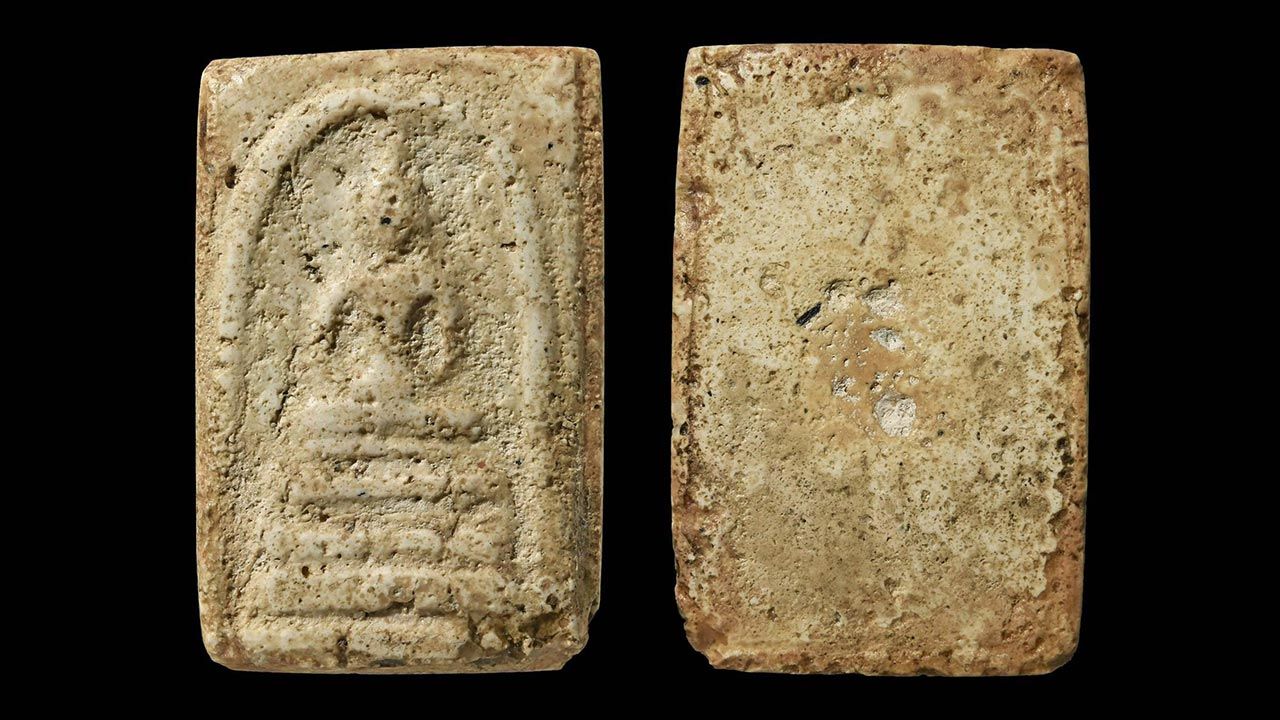 พระสมเด็จบางขุนพรหม พิมพ์ฐานแซม กรุวัดใหม่อมตรส ของ วชิรพงษ์ วีรารักษ์.