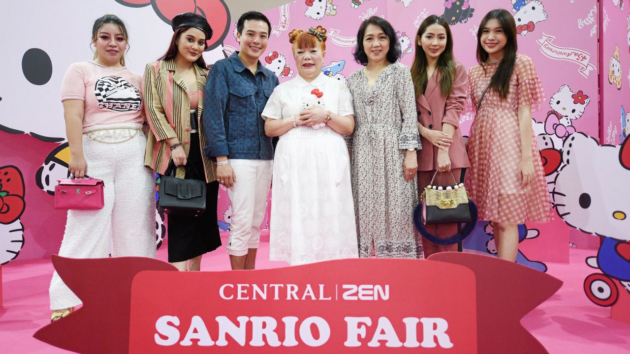 น่ารักน่าซื้อ  -  รุ่งนิภา ศรีวิริยะเลิศกุล จัดงาน “Central ZEN Sanrio Fair 2019” เปิดตัวคอลเลกชันพิเศษ “45 ปี เฮลโล คิตตี้” โดยมี ยูโกะ ยามากูจิ, วรรณวิไล เตชะสมบูรณ์,กุลิสรา นุตวงษ์ และ ภัคญดา ชุติดนัยกุล มาร่วมงานด้วย ที่เซ็นทรัลพลาซา ลาดพร้าว วันก่อน.