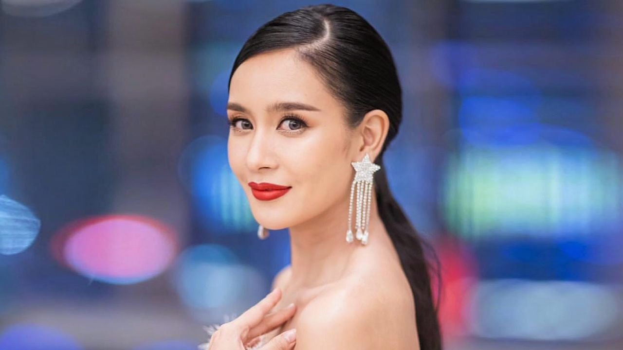 ละคร “มนตรามหาเสน่ห์” ที่ประเดิมเรื่องแรกทางช่องพีพีทีวี กระแสดีตั้งแต่ต้นจนใกล้จบ นางเอก เบนซ์-ปุณยาพร ฝากว่า อย่าพลาดชมตอนอวสานวันพุธ-พฤหัสฯนี้แล้วจ้า.