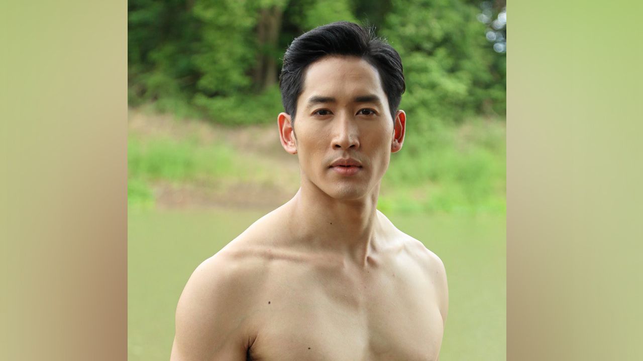 น้ำลายหกยกกอง ไนกี้ นิธิดล นุ่งผ้าเตี่ยวผืนน้อยเข้าฉากอาบน้ำสุดสยิวกิ้ว ในละคร “เล่ห์รัญจวน” ช่อง 8 ราดน้ำที สาวๆกรี๊ดกร๊าดชุดใหญ่เพราะทู้ก...กคนลุ้นให้ผ้าหลุดน่ะ ฮ่าาาา.