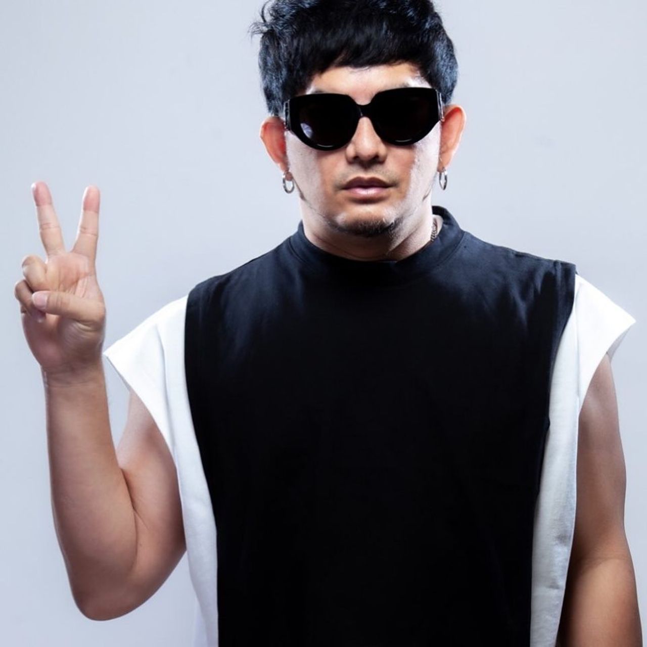 พชร์ อานนท์ ขอบคุณภาพจากเฟซบุ๊ก พชร์ อานนท์