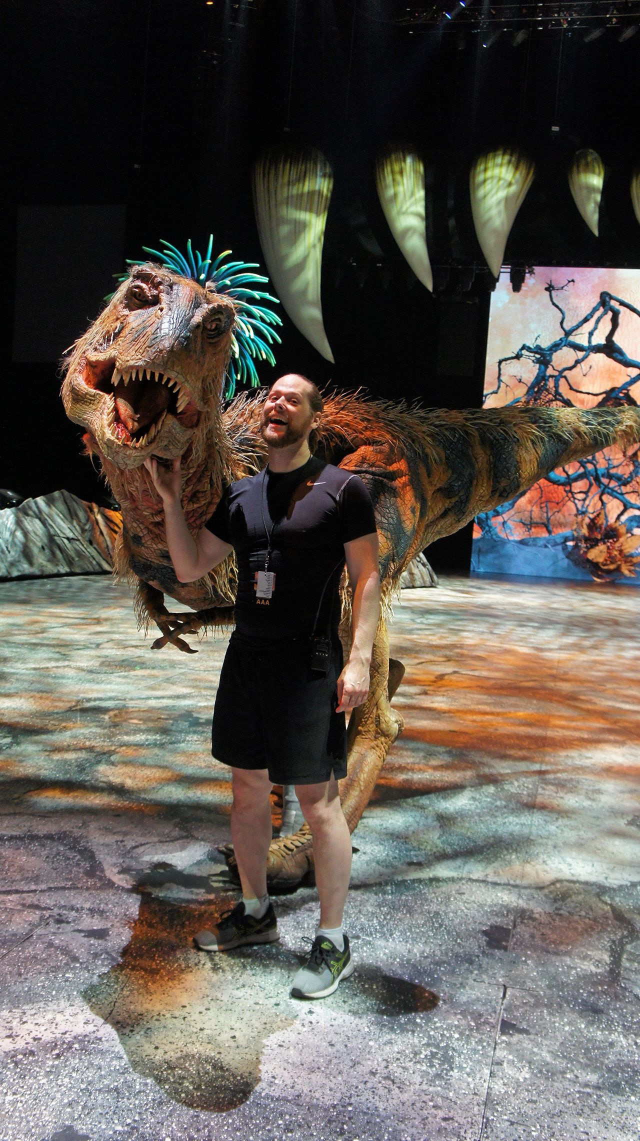 แมท โอลเวอร์ ผู้แสดง Baby T-Rex