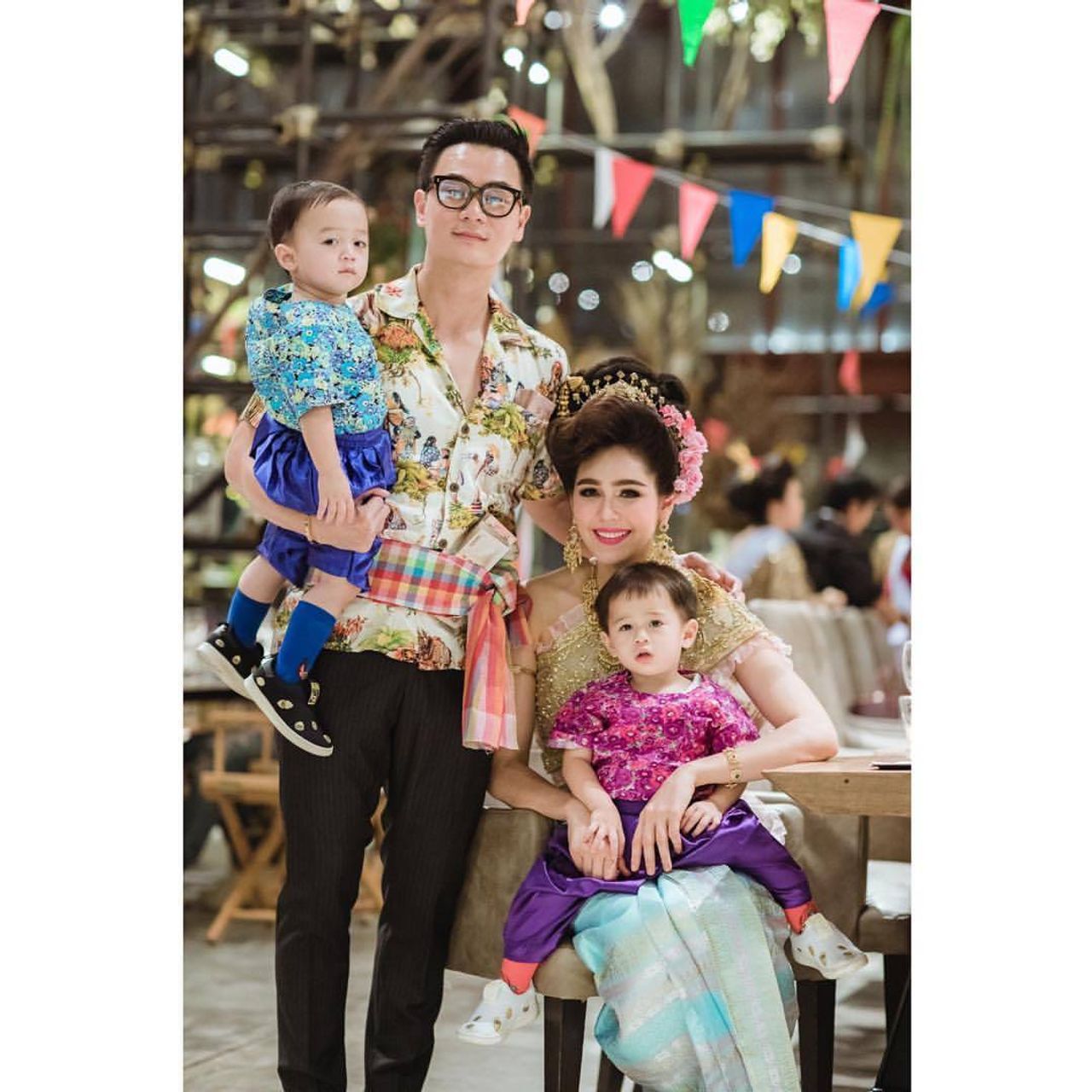น็อต-ชมพู่ และน้องสายฟ้า-น้องพายุ ขอบคุณภาพจากไอจี @nottvisrut