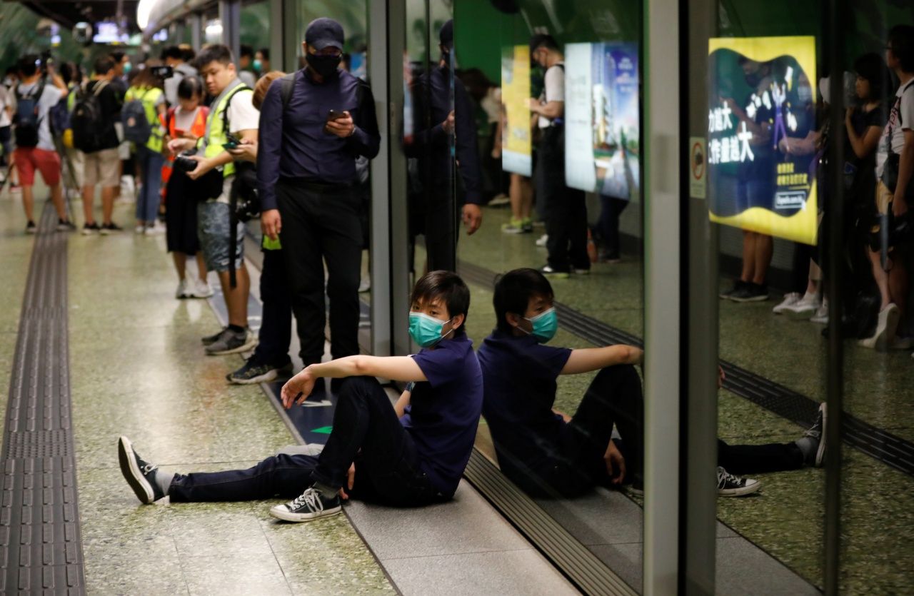 ม็อบชุมนุมขัดขวางการเดินรถไฟใต้ดิน ที่ฮ่องกง เมื่อ 5ส.ค.62