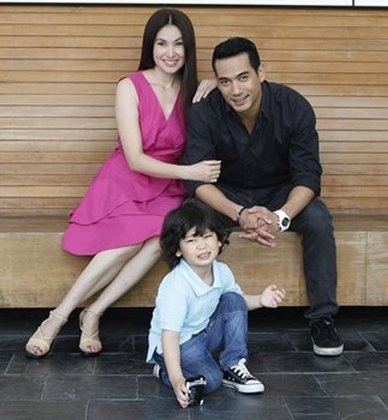 ตุ้ย-แอนนา และน้องไตตั้น ลูกชาย ขอบคุณภาพจากอินเทอร์เน็ต