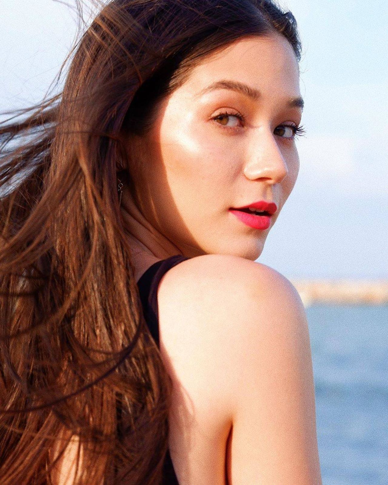 วี วิโอเลต ขอบคุณภาพจากไอจี @violettewautier