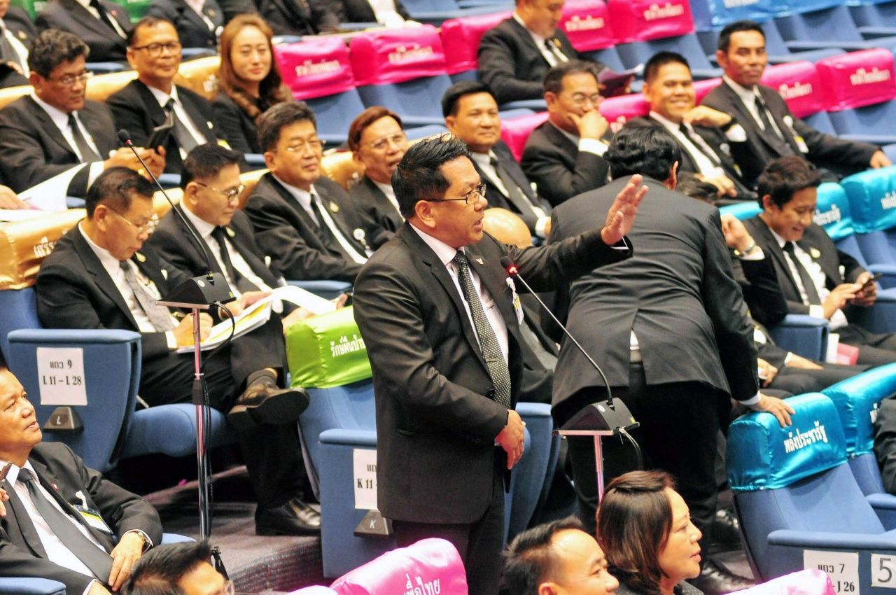 จิรายุ ห่วงทรัพย์