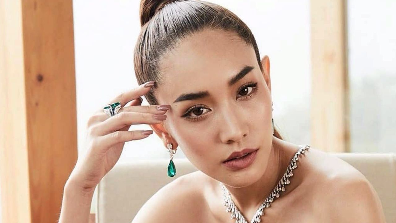 ละครเรื่องใหม่ “สองนรี” ช่อง 7 สี ตั้งความหวังไว้สูง เพราะนางเอก มิน-พีชญา ท้าทายด้วยบทสองสาวฝาแฝดที่นิสัยและบุคลิกต่างกันสุดขั้ว...ดูซิว่าจะสู้ “กาสะลอง-ซ้องปีบ” ได้มะ?