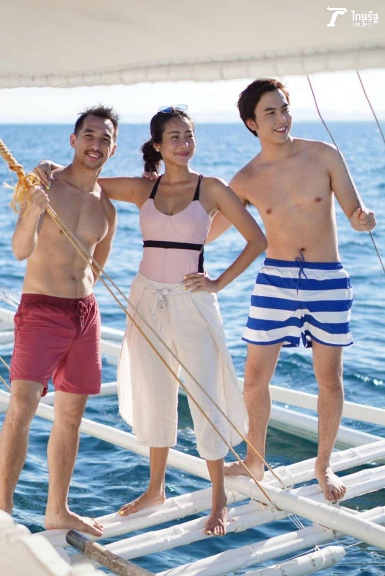 (ซ้าย) อนัน อันวา (กลาง) ตาต้า สะคราญกมล อุทัยศรี (ขวา) มะตูม อัคเรศ สุขตลอดชีพ 