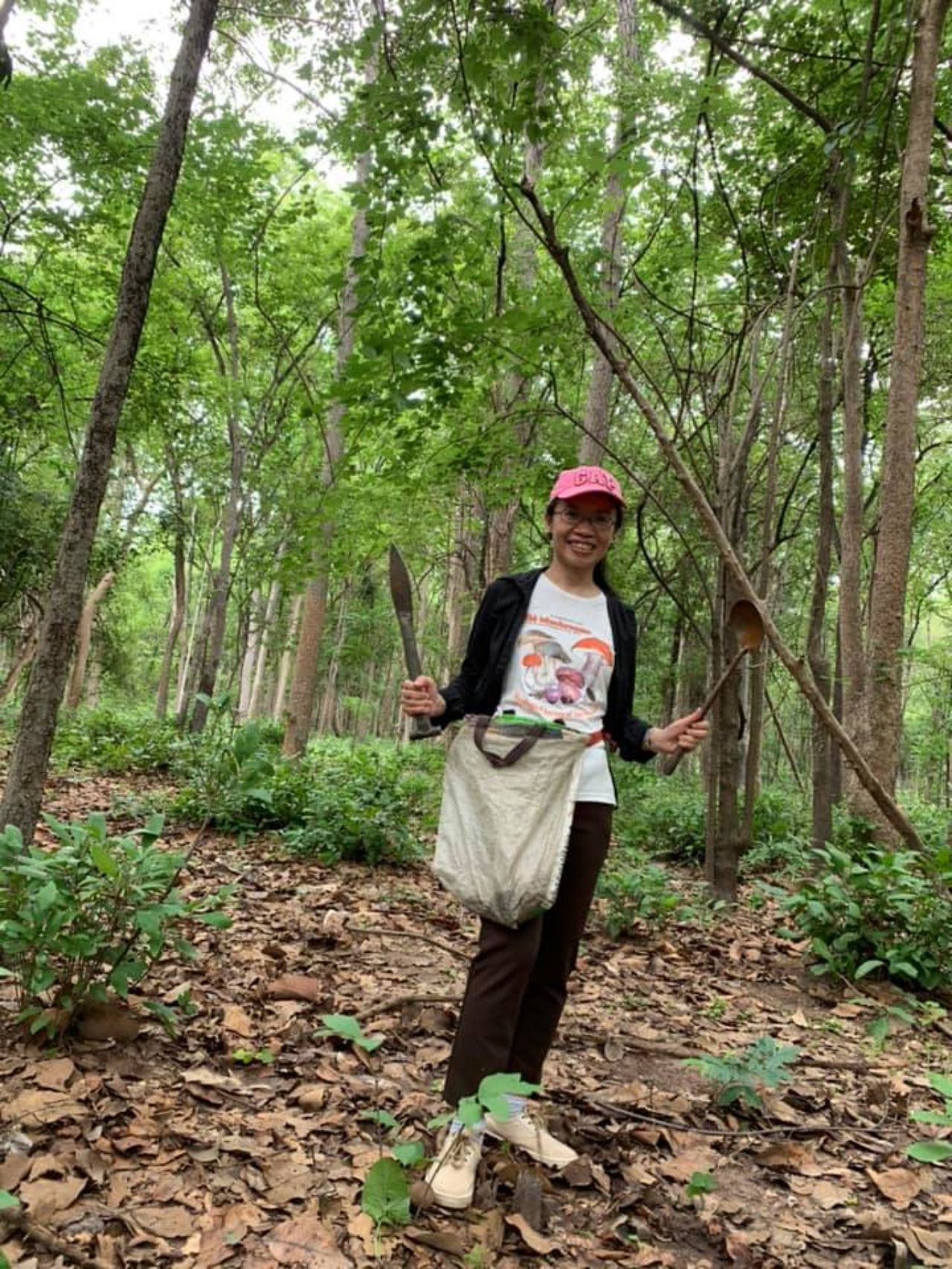 ผศ.พญ ธัญจิรา จิรนันทกาญจน์ แพทย์พิษวิทยา ปีนป่ายเขาสูง 1700 เมตร ระยะทาง 10 กิโลเมตรตามหาเห็ดพิษ amatoxin