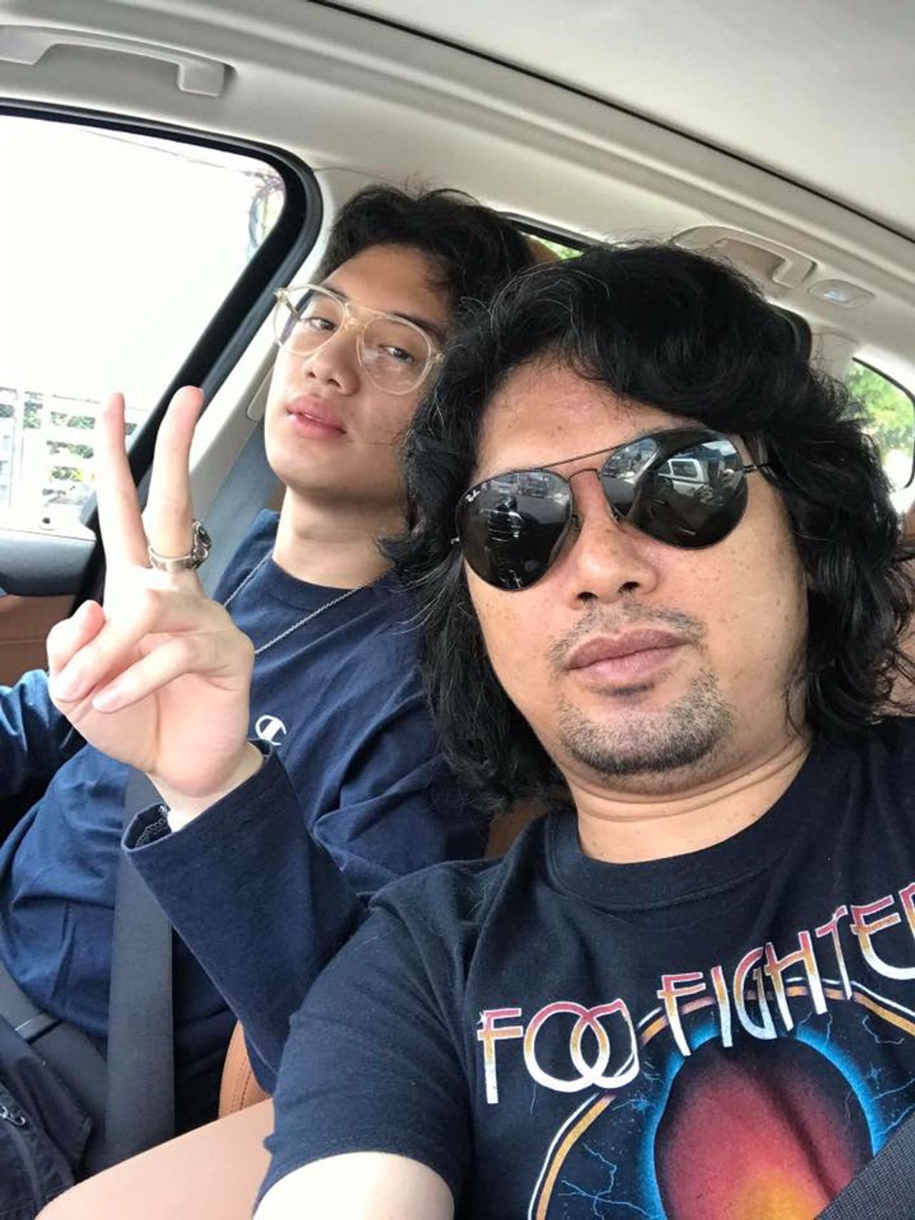 เสกและน้องเสือ ขอบคุณภาพจากแฟนเพจ Wiphakorn Karn