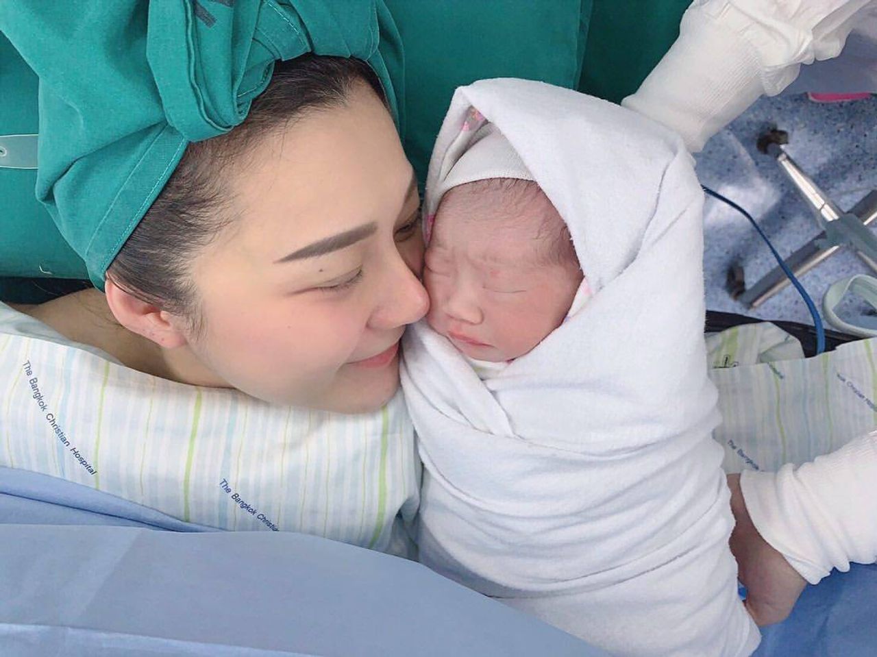 เอ็มกับน้องณเวฬา ขอบคุณภาพจากไอจี @emmeemm