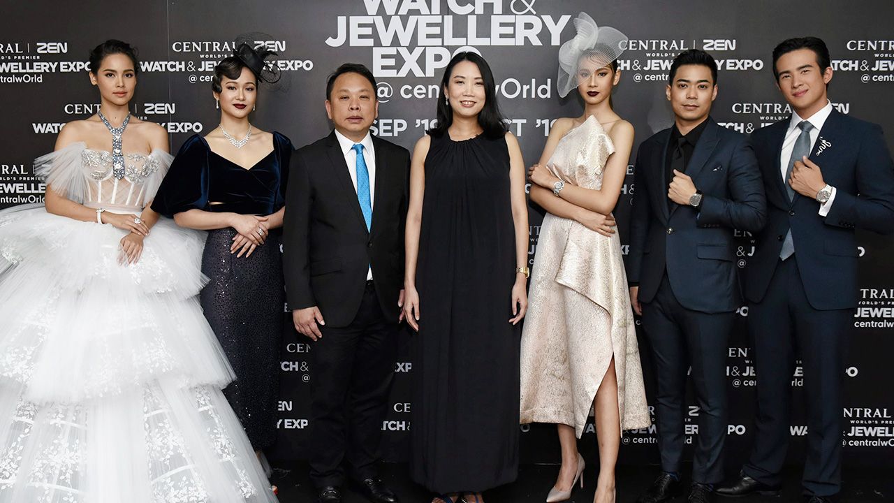 มีคลาส ธาพิดา นรพัลลภ และ ดร.ณัฐกิตติ์ ตั้งพูลสินธนา จัดงาน “Central | ZEN World’s Premier Watch &  Jewellery Expo@CentralwOrld” ยกระดับแสดงนาฬิกา-จิวเวลรี  โดยมี เจมส์ มาร์ และ ญาญ่า-อุรัสยา เสปอร์บันด์ มาร่วมงานด้วย ที่เซ็นทรัลเวิลด์ วันก่อน.