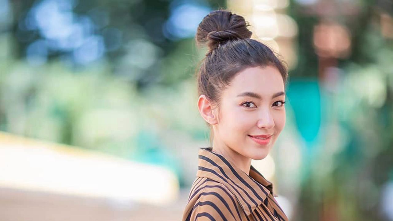 สมกับที่ พี่เวียร์ ยกให้เป็น “ยืนหนึ่ง” เพราะ เบลล่า แค่ออกมาพูดว่า “แต่ละคนก็น่าจะต้องรู้ว่าควรหรือไม่ควรทำอะไร”...แค่นี้ทุกคนที่เกี่ยวข้อง ก็รู้ตัวเลยว่าต้องพูดอะไรบ้าง อิ๊ๆ.