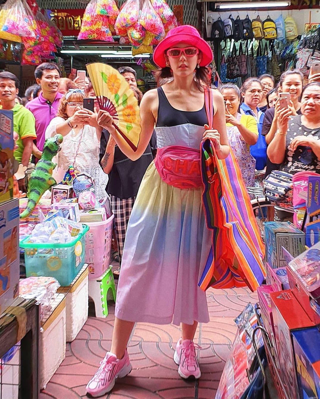 ชมพู่ อารยา ขอบคุณภาพจากไอจี @chomismaterialgirl