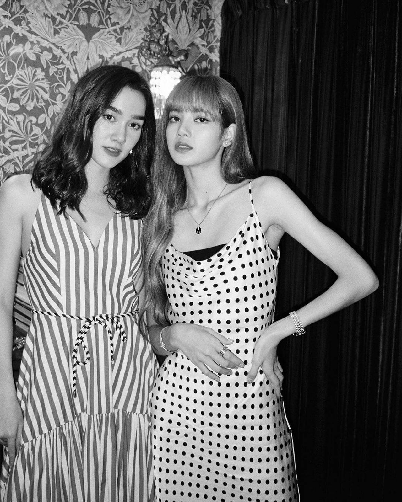 เดียร์น่า-ลิซ่า ขอบคุณภาพจากไอจี @lalalalisa_m