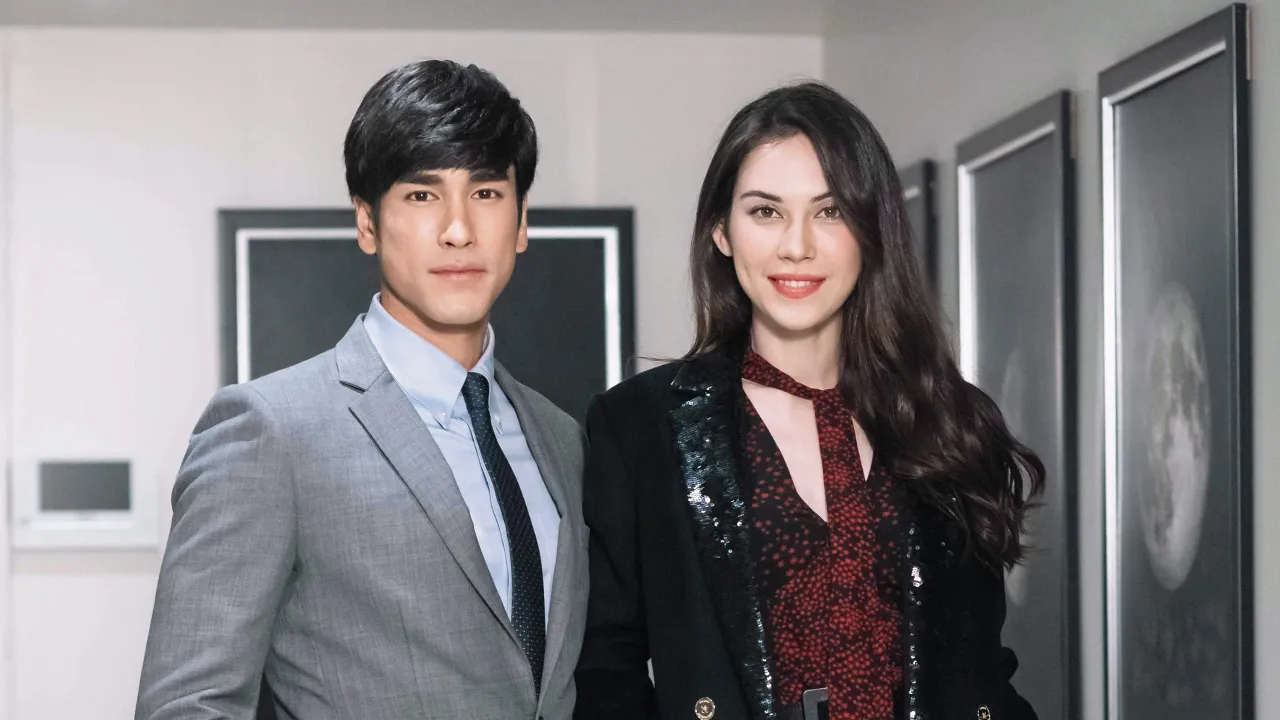 ตอนแรกก็ดีใจจากกระแส “ลิขิตรักข้ามดวงดาว” คืนแรก ฮอตจนติดเทรนด์ทวิตเตอร์โลก แต่พอเรตติ้งออกมา 1.8 ทำเอาคู่พระนาง ณเดชน์ & แมท มึน! ไหงมันสวนทางขนาดนั้น.