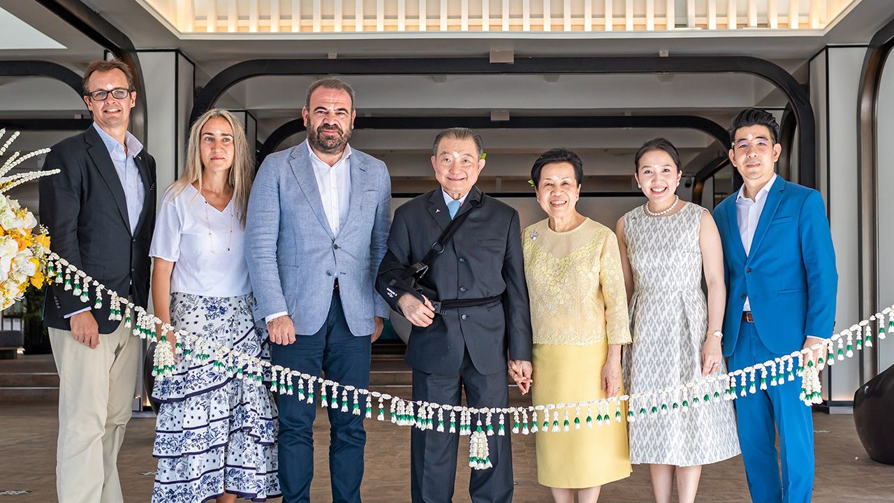 จากสเปน เจริญ-คุณหญิงวรรณา สิริวัฒนภักดี เป็นประธานเปิด “เมเลีย” โรงแรมระดับไฮเอนด์มีชื่อเสียงจากประเทศสเปน แห่งแรกในประเทศไทย โดยมี โสมพัฒน์-วัลลภา ไตรโสรัส และ สเตฟาน หลุยส์เอ็นฟานเดน อาวาเล มาร่วมงานด้วย ที่โรงแรมเมเลีย เกาะสมุย วันก่อน.