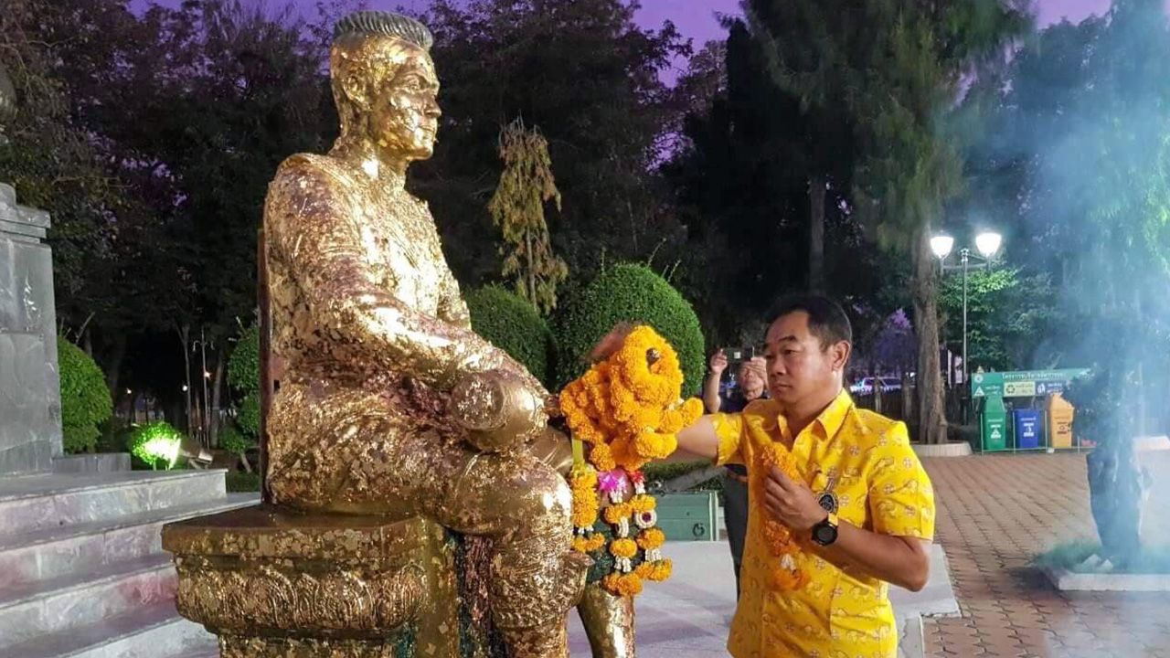 นายนิมิต วันไชยธนวงศ์ ผวจ.สุพรรณบุรี เป็นประธานบวงสรวง พระบรมรูป สมเด็จพระนเรศวรมหาราช ก่อนจัดงาน “อนุสรณ์ดอนเจดีย์” ทุกปี.