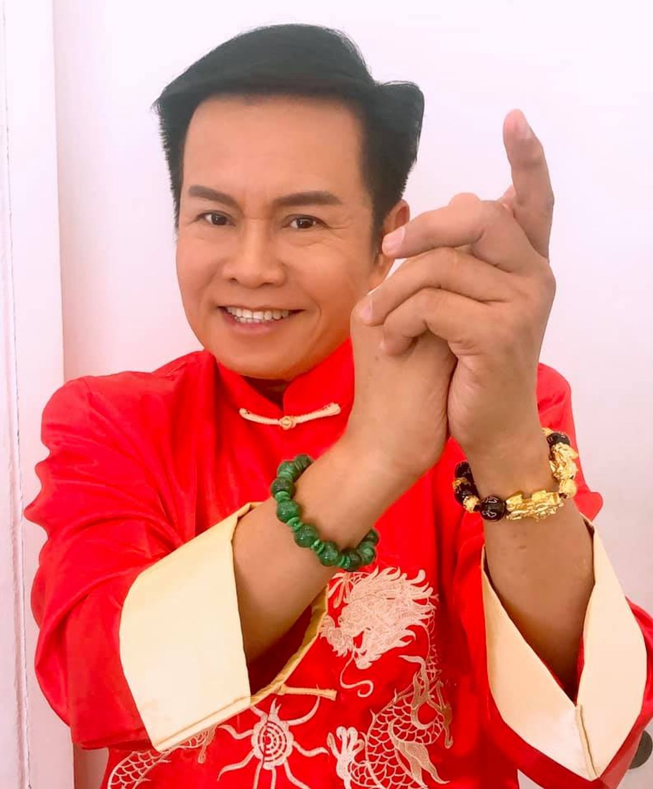 มนต์สิทธิ์ คำสร้อย ขอบคุณภาพจากเฟซบุ๊ก มนต์สิทธิ์ คำสร้อย 