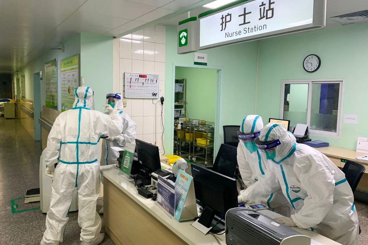 PPE ชุดพิทักษ์แพทย์ 20 ขั้นตอนสุดพิถีพิถัน สวมถอดรอด "ไวรัสโคโรนา"