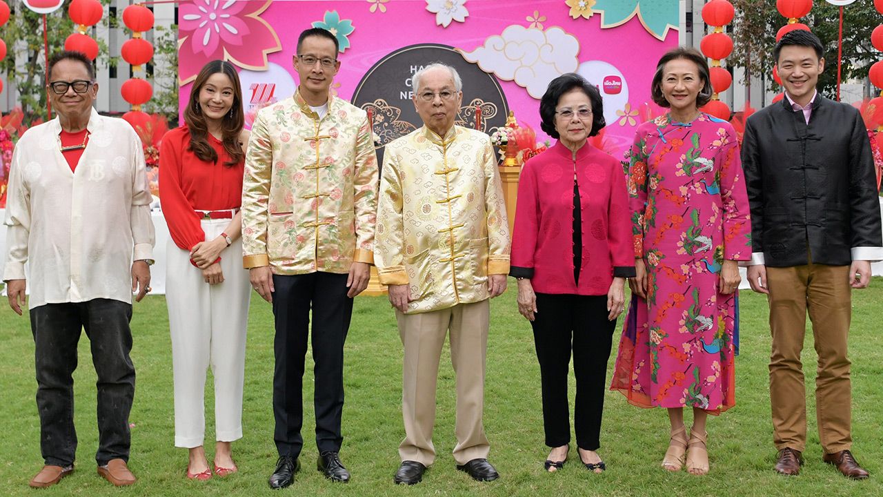 สิริมงคล โพธิพงษ์-ยุพา ล่ำซำ และ สาระ ล่ำซำ จัดพิธีสักการะพระโพธิสัตว์กวนอิมและเทพเจ้ากวนอู เชิดมังกรชมพู เฉลิมฉลองเทศกาลตรุษจีนประจำปี 2563 โดยมี กฤษณา อัมพุช, ภูมิชาย ล่ำซำ และ ดร.สุธี โมกขะเวส มาร่วมในพิธีด้วย ที่เมืองไทยประกันชีวิต ถนนรัชดาภิเษก วันก่อน.