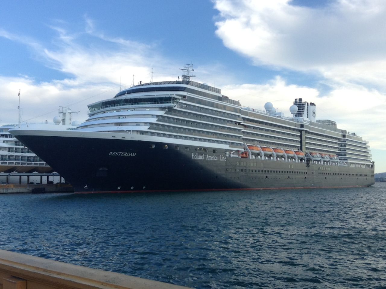 เรือ เวสเทอร์ดัม ของบริษัท ฮอลแลนด์ อเมริกา ไลน์