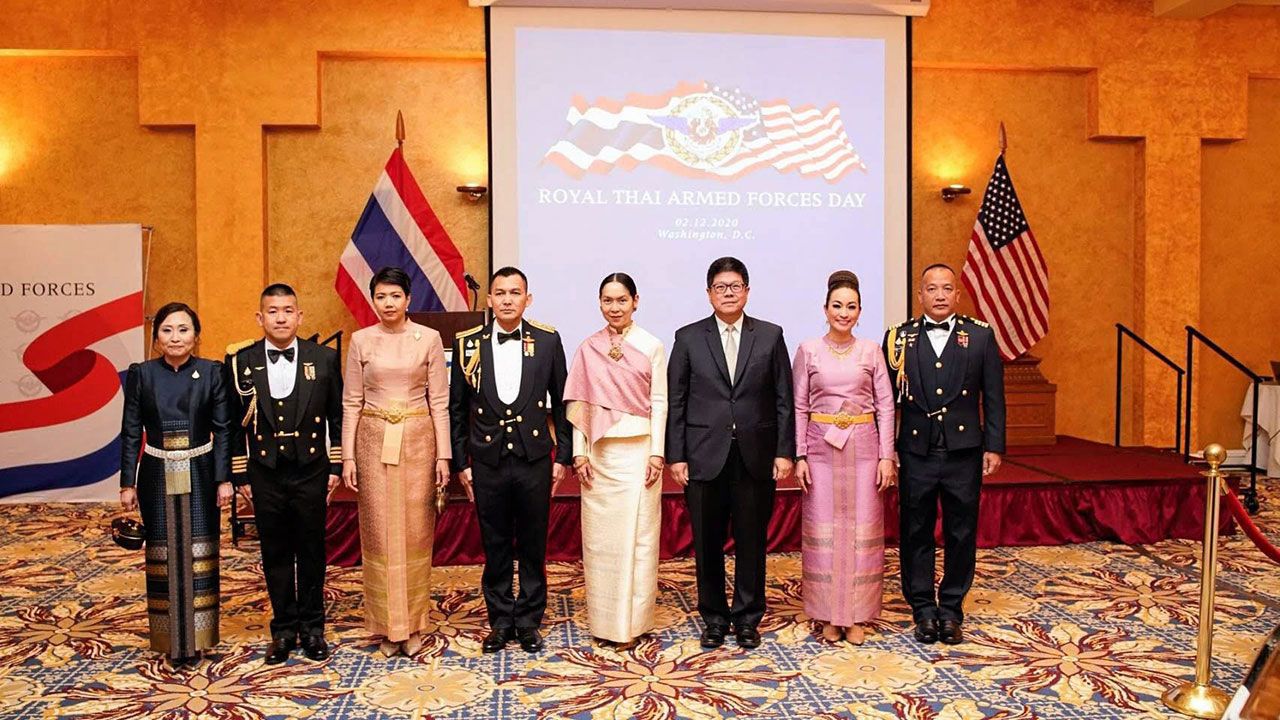 วันกองทัพไทย ธานี ทองภักดี ออท. ณ กรุงวอชิงตัน ดี.ซี.สหรัฐฯ ไปร่วมงานวันกองทัพไทย จัดโดยผู้ช่วยทูตทหาร 3 เหล่าทัพ มีผู้ช่วยทูตทหาร และคณะทูตานุทูตต่างประเทศ เข้าร่วม ที่ Port Myer Patton Hall Officers Club.