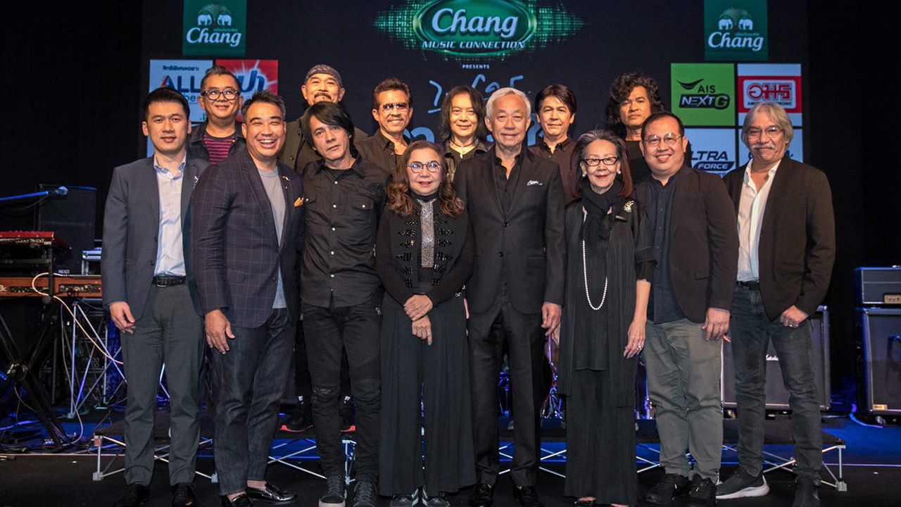 ขอมือขวาหน่อย จีเอ็มเอ็ม แกรมมี่ ร่วมกับ   เอ–ไทม์ โชว์บิส แถลงข่าวคอนเสิร์ต ช้าง มิวสิค คอนเนคชั่น พรีเซนต์ “ไมโคร จำฝังใจ คอนเสิร์ต” ของวง ไมโคร แสดง 2-3 พ.ค. ที่อิมแพค อารีนา เมืองทองธานี มี  ไพบูลย์ ดำรงชัยธรรม, บุษบา ดาวเรือง, ภาวิต จิตรกร, สมโรจน์ วสุพงศ์โสธร ร่วมงาน ที่จีเอ็มเอ็มแกรมมี่ เพลส วันก่อน.