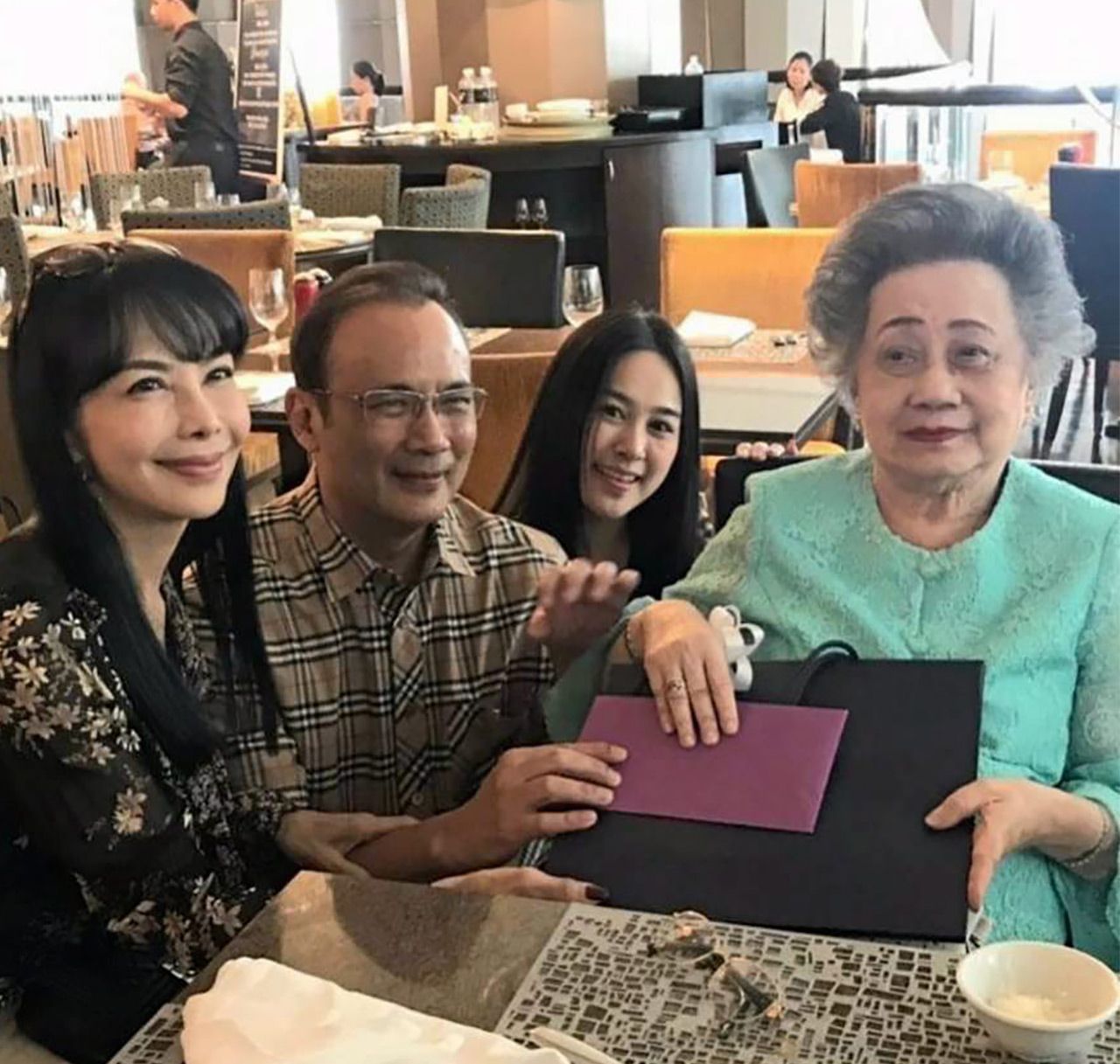 “พระในบ้าน” ท่านผู้หญิงธิดา เศวตศิลา