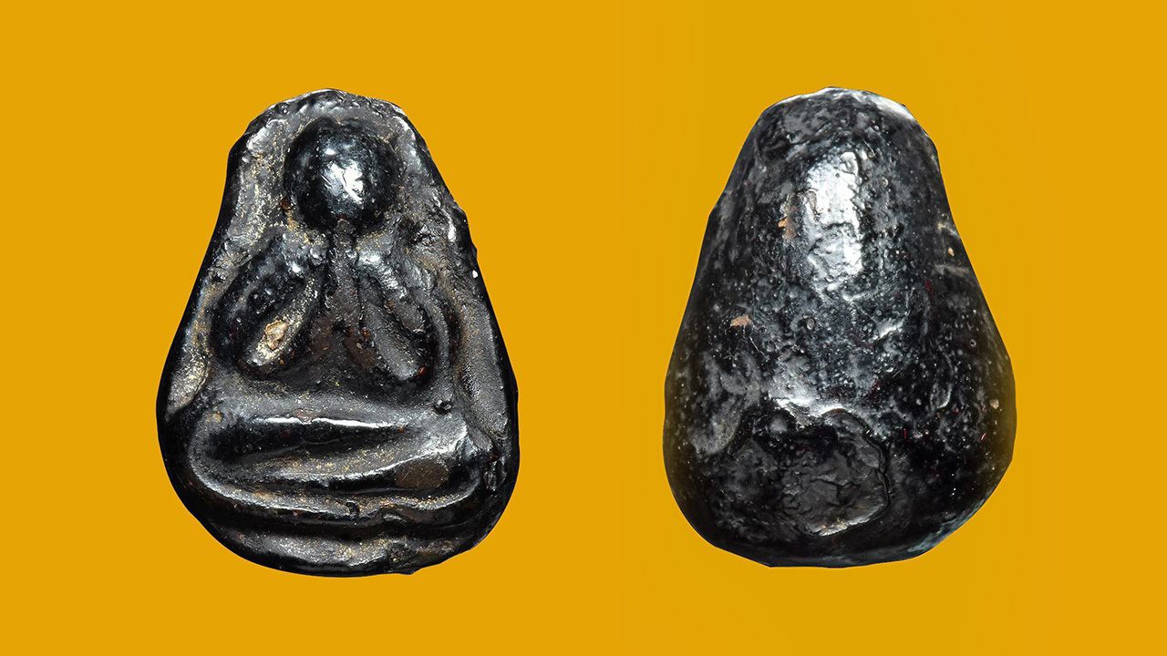 พระปิดตา พิมพ์กลีบ บัวใหญ่ หลวงปู่จีน วัด ท่าลาดเหนือ ฉะเชิงเทรา ของ อ้วน ลอยฟ้า.