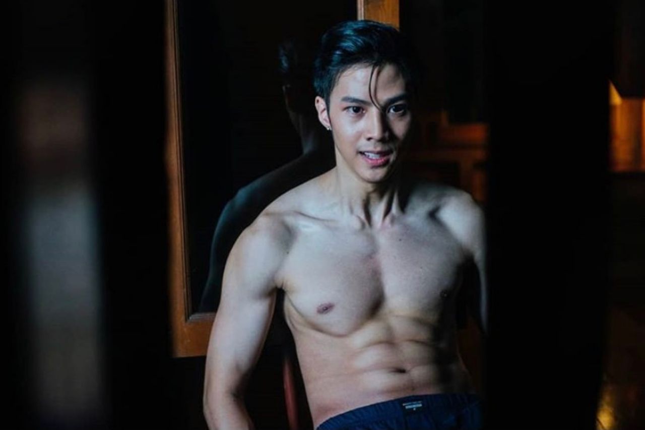 แบงค์ ธิติ  