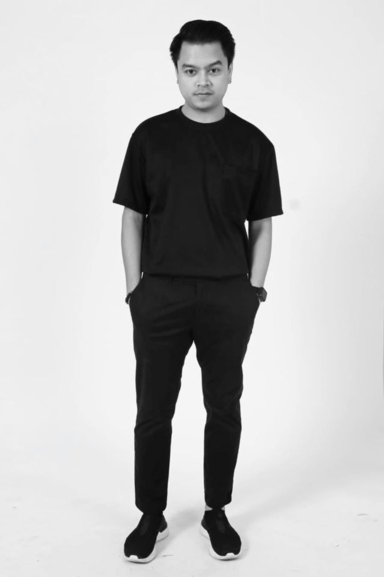 คิว ภูริวัฒน์ หรือ คิว FridayNight to Sunday ขอบคุณภาพจากเพจ FridayNight