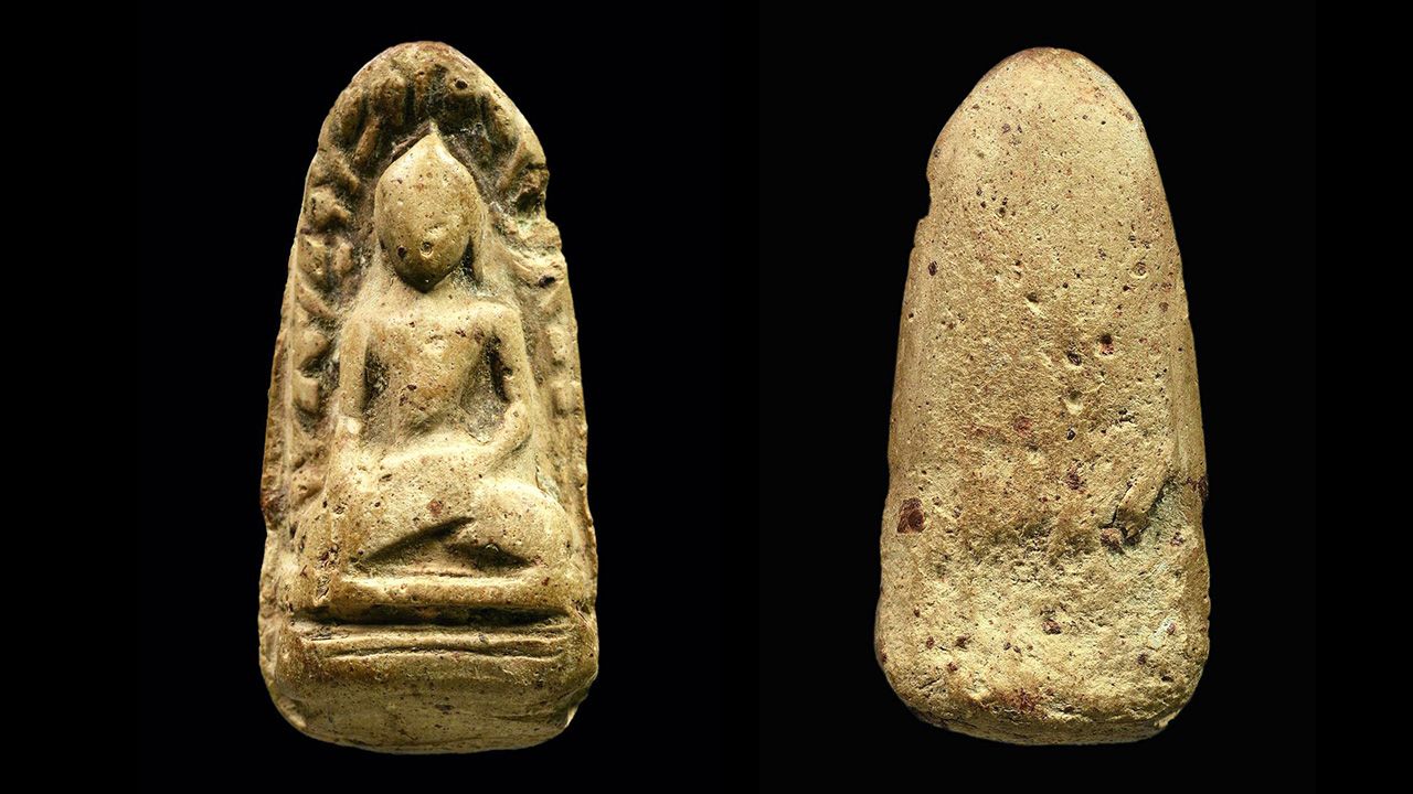 พระรอด พิมพ์ใหญ่ วัดมหาวัน ลำพูน ของ เกื้อกูล มานะสัมพันธ์กุล.