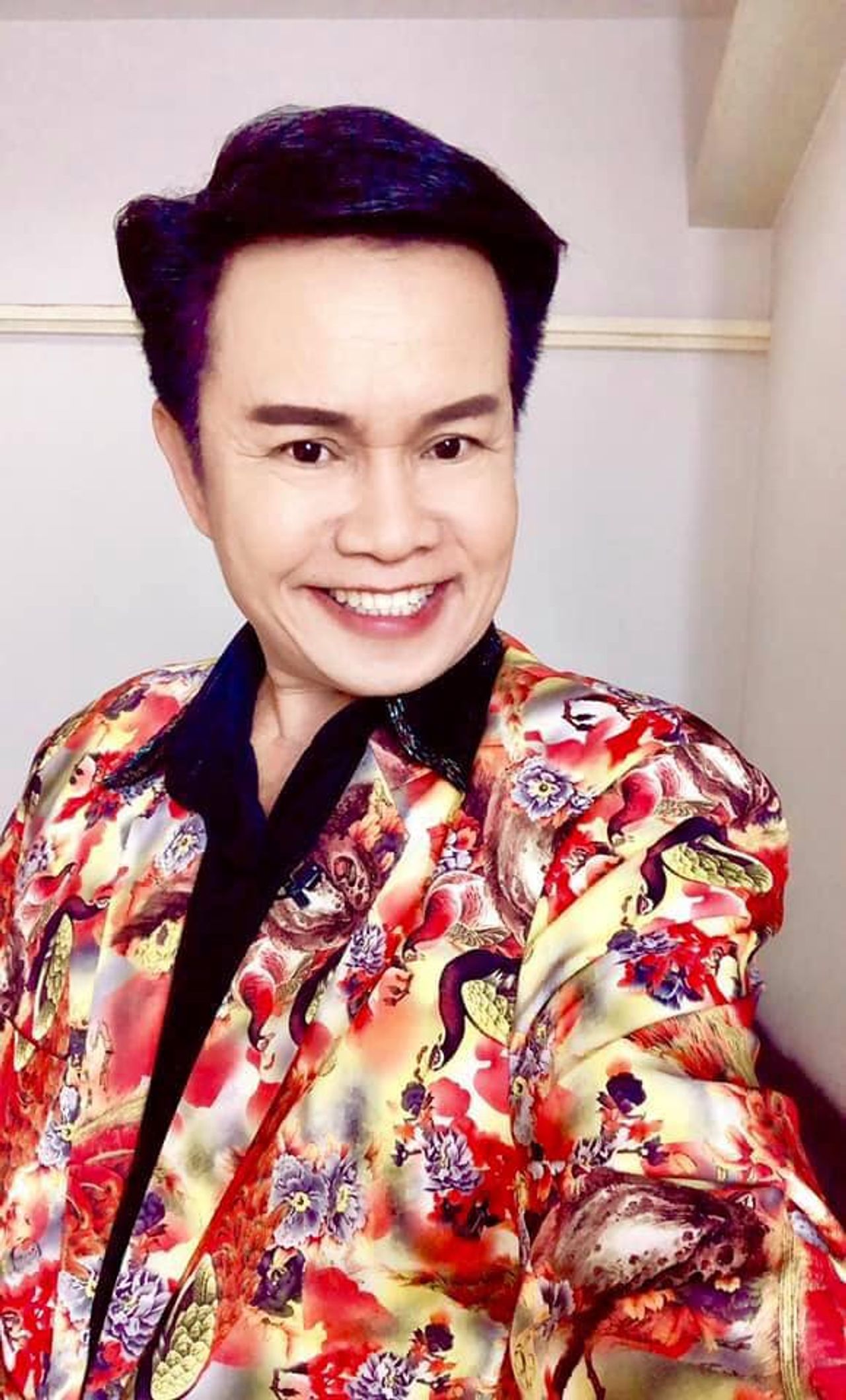 มนต์สิทธิ์ คำสร้อย ขอบคุณภาพจากเฟซบุ๊ก Sure Entertainment