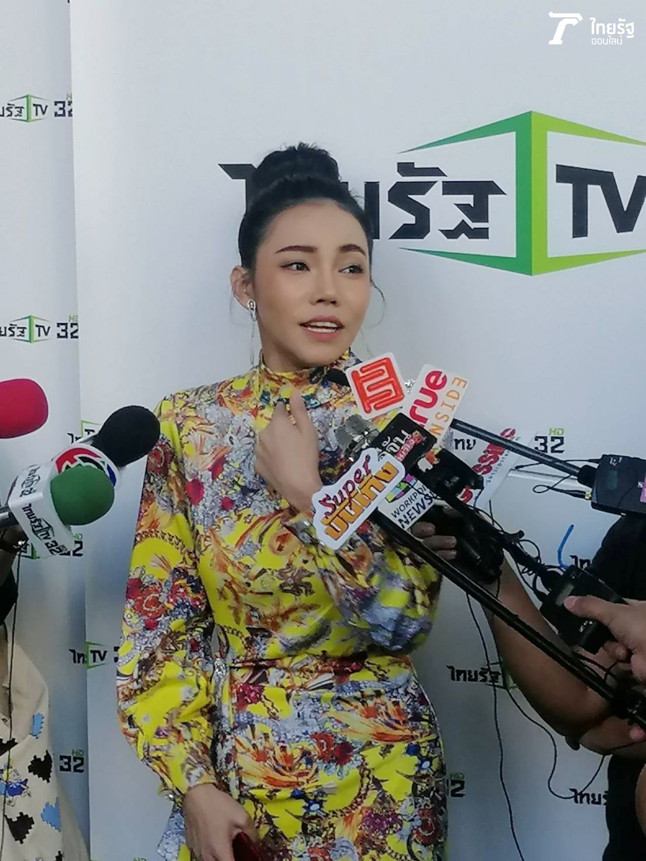 เอมมี่ อมลวรรณ