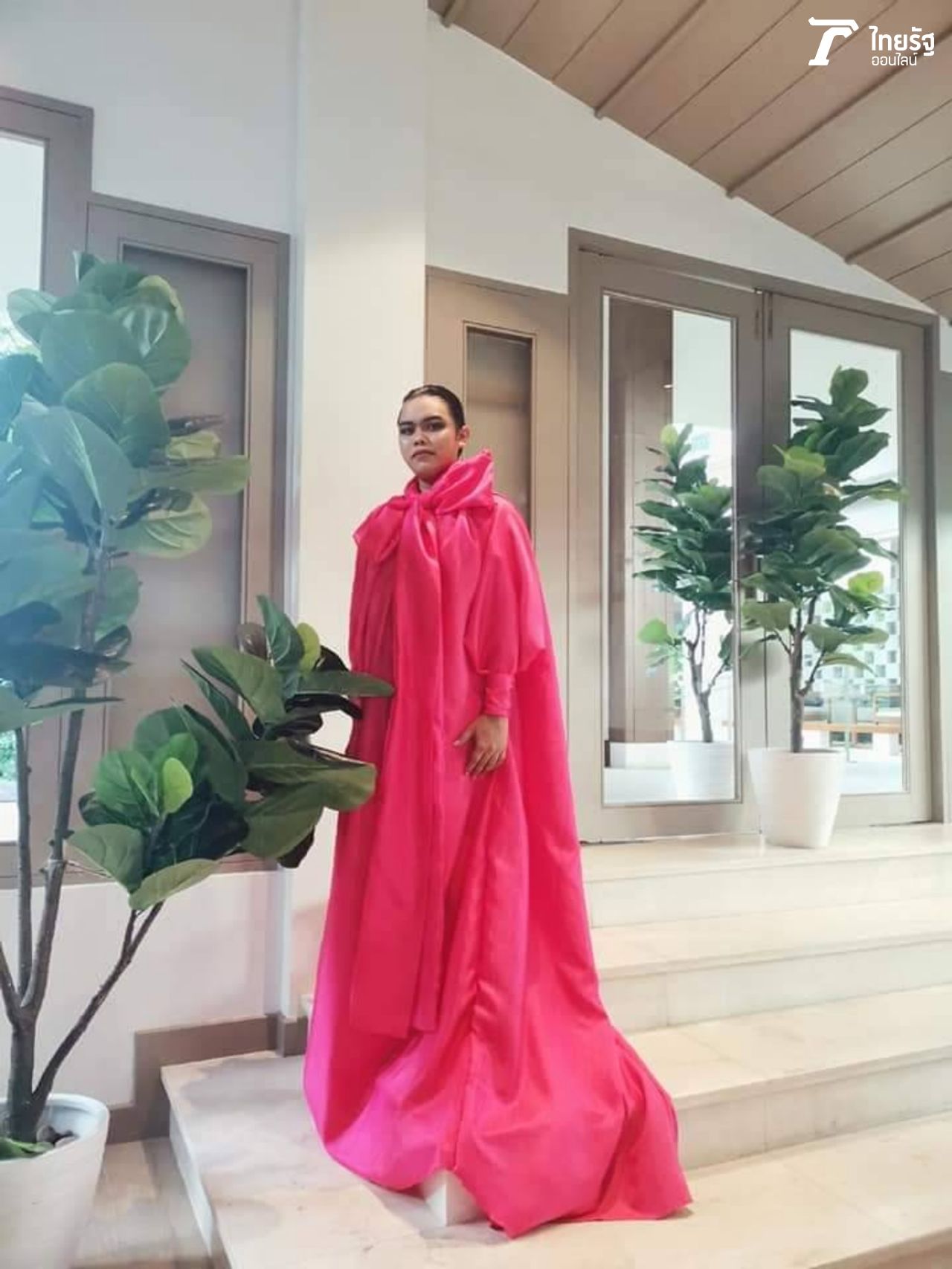 กิ๊ก อิศรา ทองชุบ ผู้สื่อข่าวบันเทิงสุดร้อนแรงจาก ไทยรัฐทีวี Thairath TV