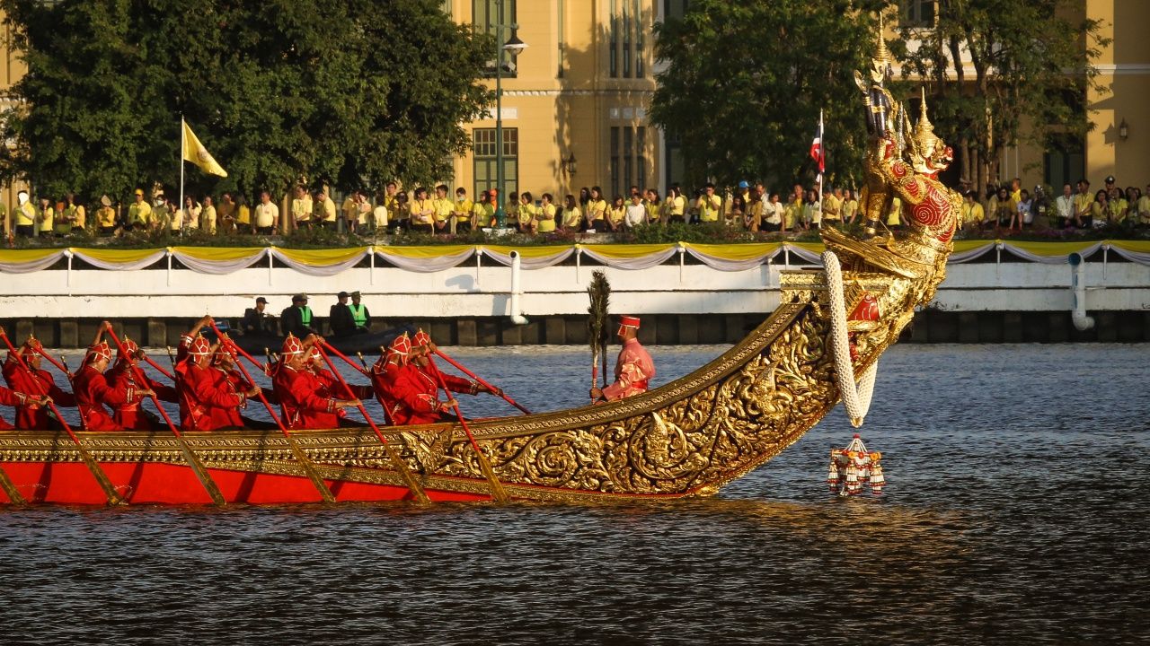 เรือพระที่นั่งนารายณ์ทรงสุบรรณ รัชกาลที่ 9