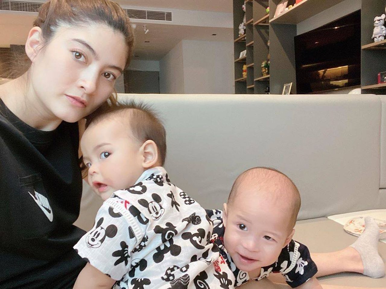 มาร์กี้และน้องมีก้า-น้องมีญ่า ขอบคุณภาพจากไอจี @margie_rasri