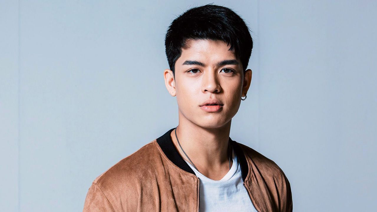 ไม่รู้ว่าเพราะได้ร่วมงานกับ นุ่น-วรนุช ในละคร “เกมรักเอาคืน” ช่อง GMM 25 รึเปล่า หนุ่ม จอส-เวอาห์ เลยเปิดใจถึงสเปกว่า “ชอบผู้หญิงที่เป็นผู้ใหญ่ มีความรับผิดชอบ”...อู๊ย ฝังใจล่ะซี้.