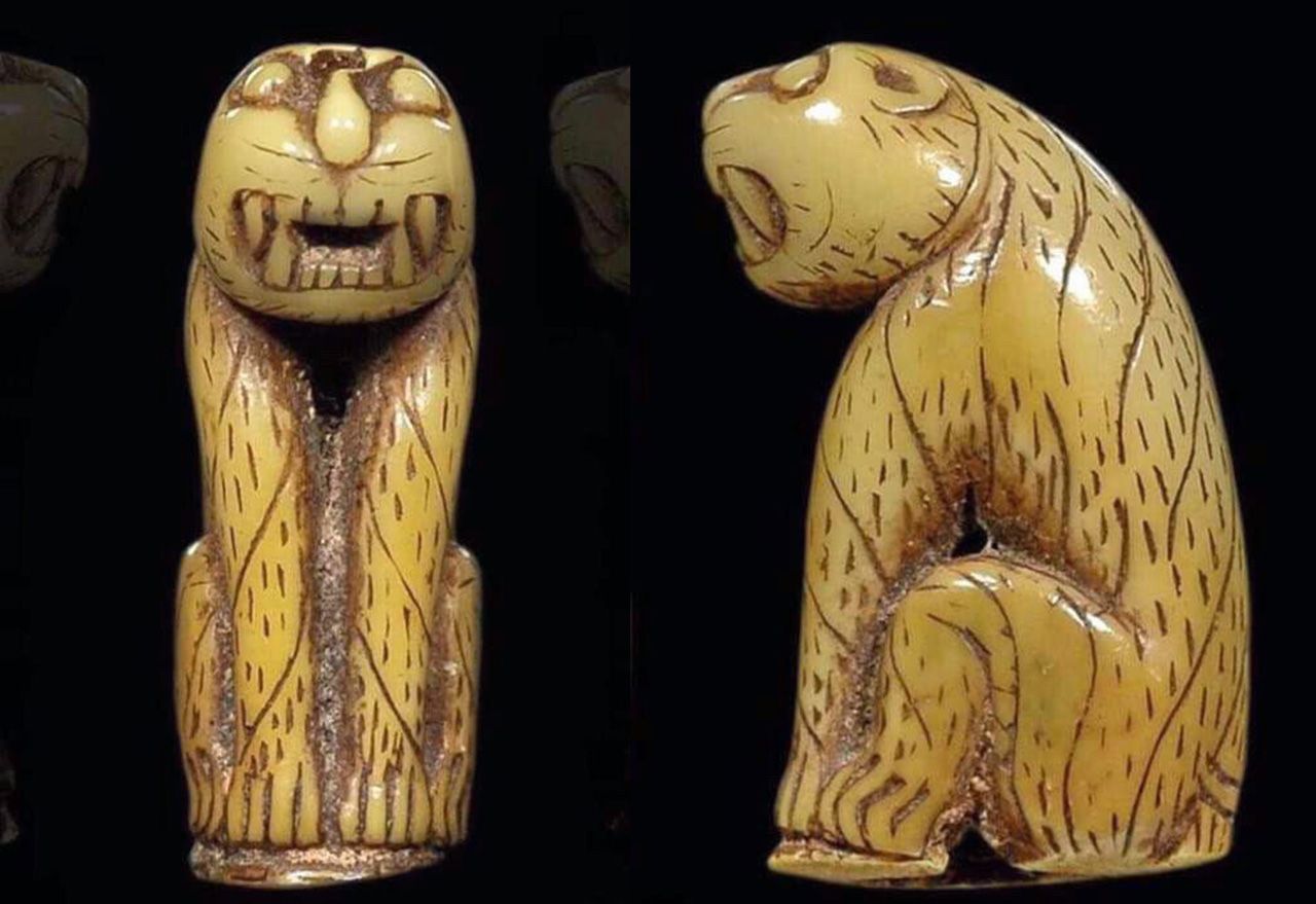 เขี้ยวเสือแกะ หลวงพ่อพัว วัดจันทร์ประดิษฐาราม สุราษฎร์ธานี ของพระคุณลุง .   