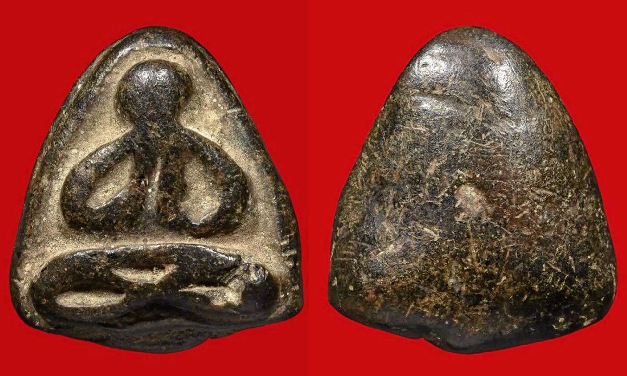 พระปิดตา แขนบ่วง เนื้อผงคลุกรัก หลวงพ่อกล่อม วัดบางกระพี้ อุตรดิตถ์.