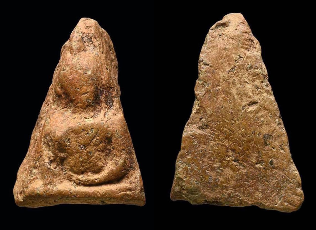 พระนางพญา พิมพ์อกนูนเล็ก วัดนางพญา พิษณุโลก ของ ศุภชัย สายัณห์.