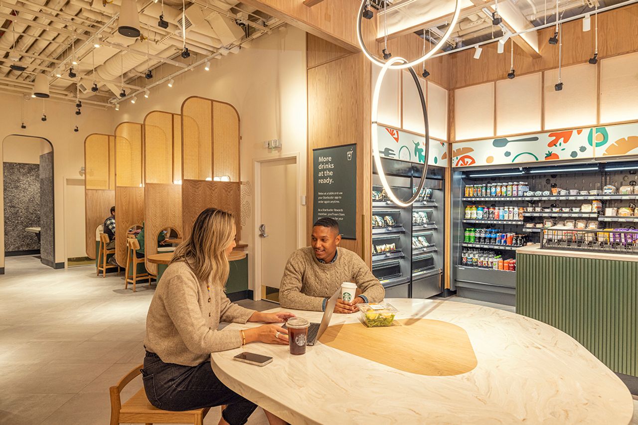 ถ้าไม่รีบภายในร้านมีที่นั่ง