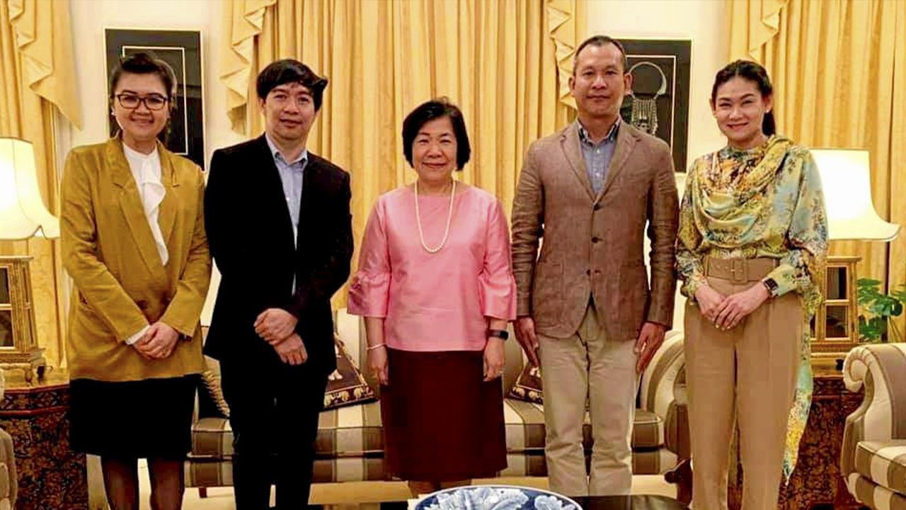 อำลา บุษฎี สันติพิทักษ์ ออท. ณ กรุงแคนเบอร์รา ออสเตรเลีย ต้อนรับ พล.ต.ณุดนัย บูรณสมภพ ผช.ทูต ทบ. และ กิตติชัย สมบุศย์รุ่งเรือง คู่สมรสของอัครราชทูตที่ปรึกษาผู้ดูแลนักเรียนไทยฯ เข้าอำลาในโอกาสครบวาระ.
